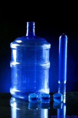 Cadena de producción horizontal de la máquina 300ml del moldeo a presión de la botella plástica del animal doméstico